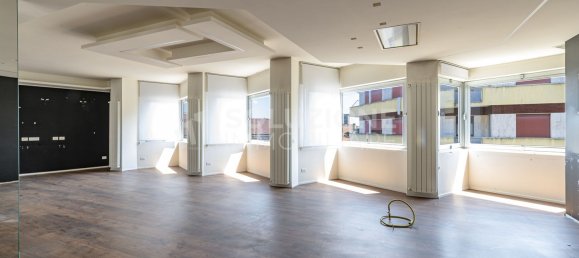 Gebäude in Bergamo, Italy 3780m², Nr. 286209 2