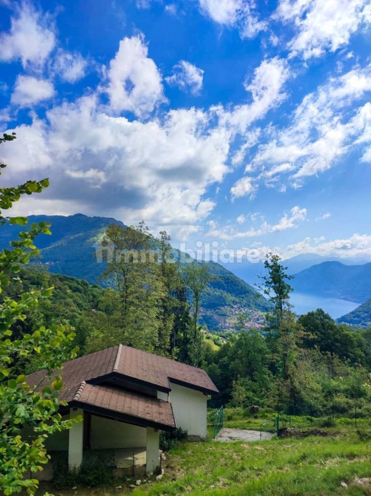 2 rooms House in Centro Valle Intelvi, Italy No. 158944