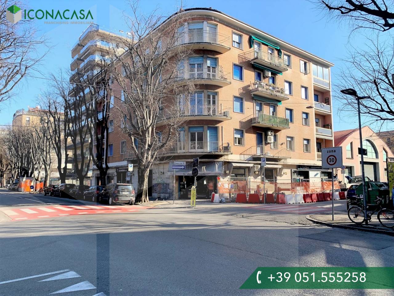 3 rooms Apartment in Bologna, Italy No. 17385