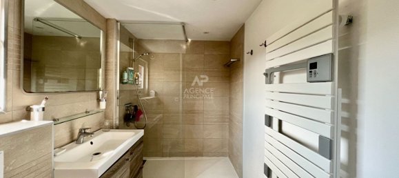 5 bedrooms House in Cergy, France No. 171327 30