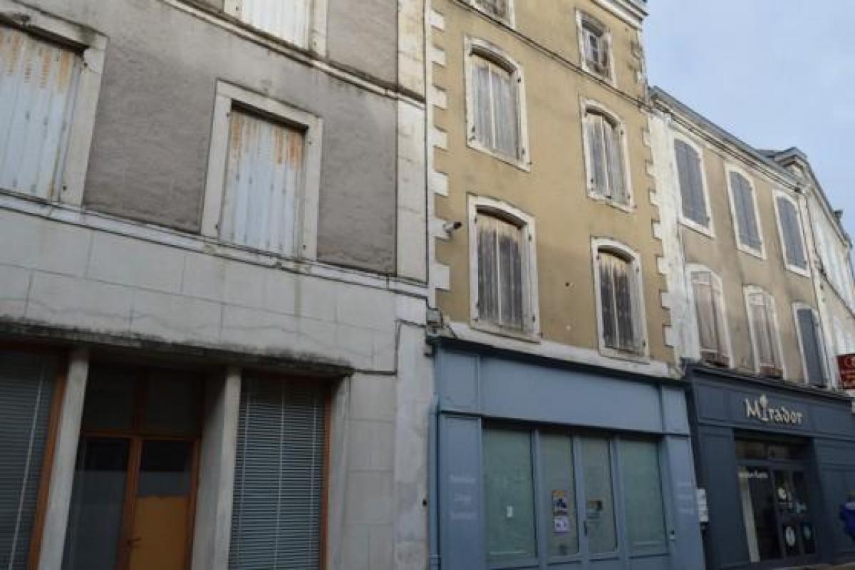  Shop in Ruffec, France No. 18979