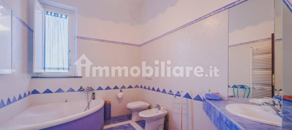 Дом с 3 спальнями в Палая, Италия № 44255 29