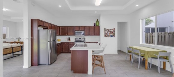 5 dormitorios villa en venta en Miami, Miami-Dade, Florida, USA № 614247 16