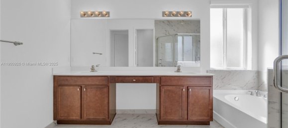 5 dormitorios villa en venta en Miami, Miami-Dade, Florida, USA № 614247 26