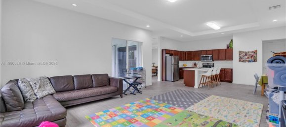 5 dormitorios villa en venta en Miami, Miami-Dade, Florida, USA № 614247 3