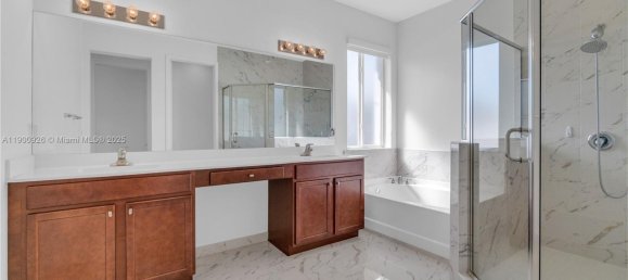 5 dormitorios villa en venta en Miami, Miami-Dade, Florida, USA № 614247 24