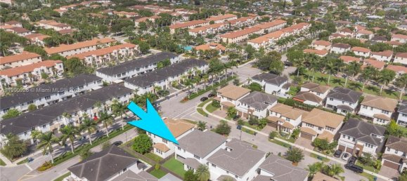 5 dormitorios villa en venta en Miami, Miami-Dade, Florida, USA № 614247 9