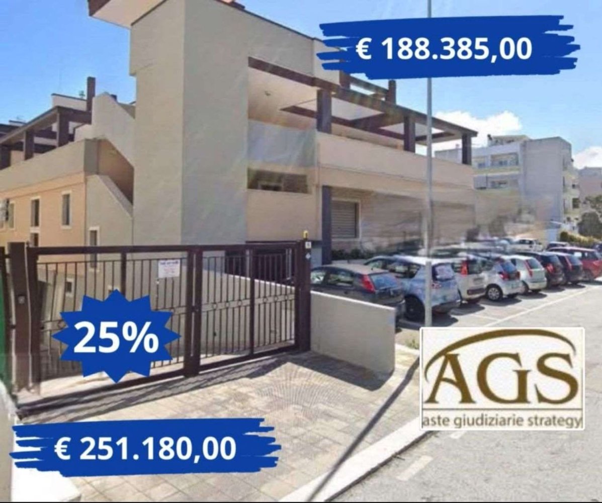 Apartamento de 6 divisões em Monopoli, Italy N.º 307179