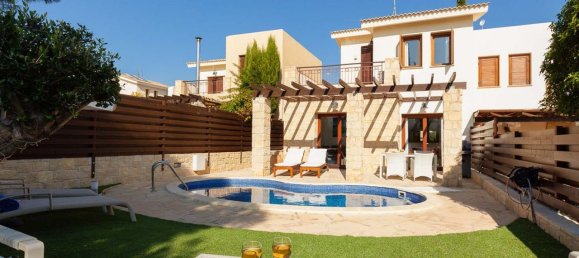 2 bedrooms House in Paphos, Cyprus No. 9651 3