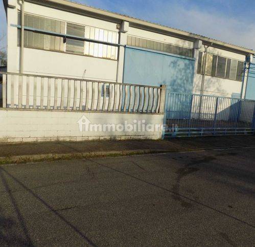  مستودع في Zibido San Giacomo, Italy 360متر مربع رقم 261655