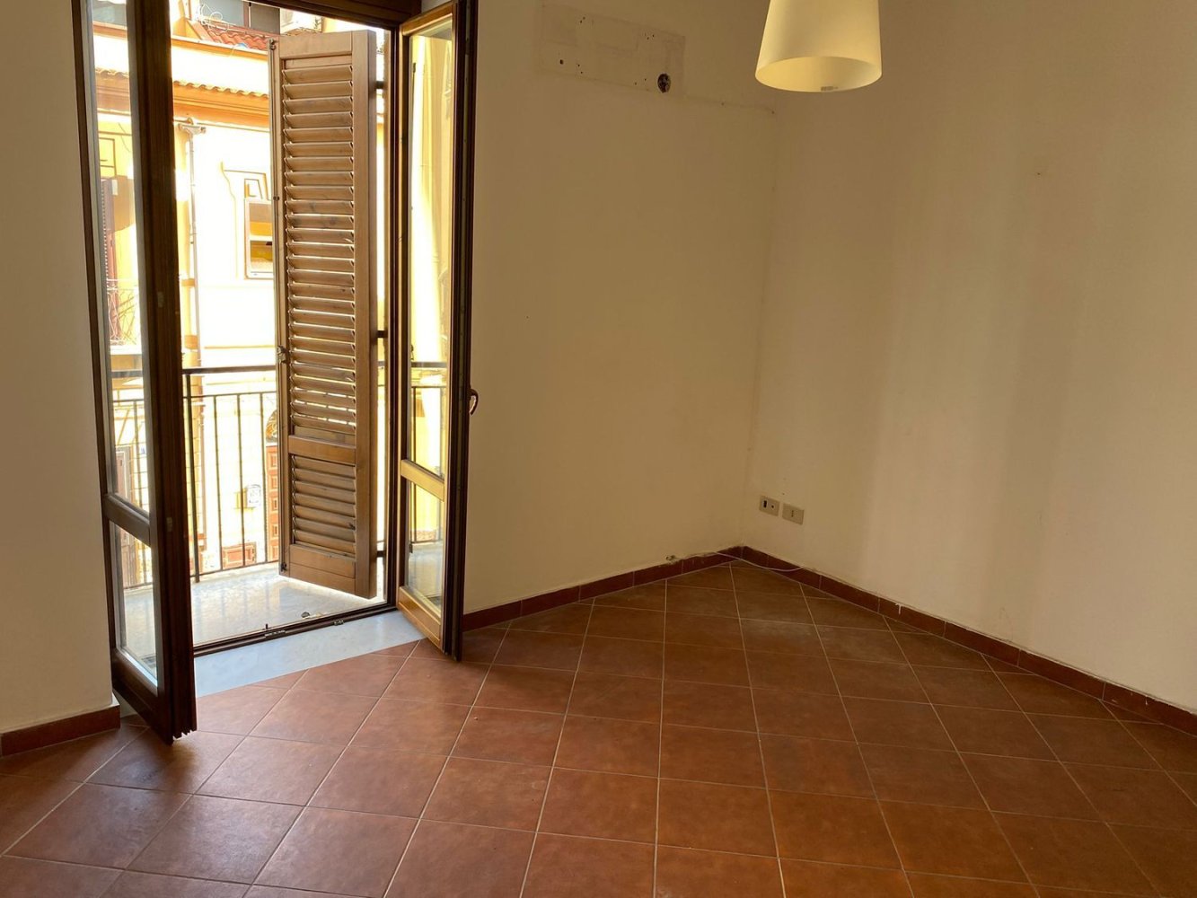 3 rooms Apartment in Palermo, Italy No. 51712