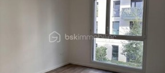 2 bedrooms Apartment in Noisy-le-Sec, France No. 357065 8