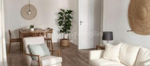 2 bedrooms Apartment in Noisy-le-Sec, France No. 357065 3