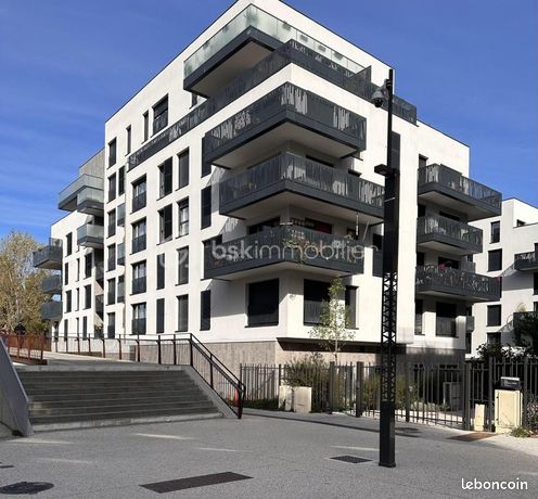 2 bedrooms Apartment in Noisy-le-Sec, France No. 357065