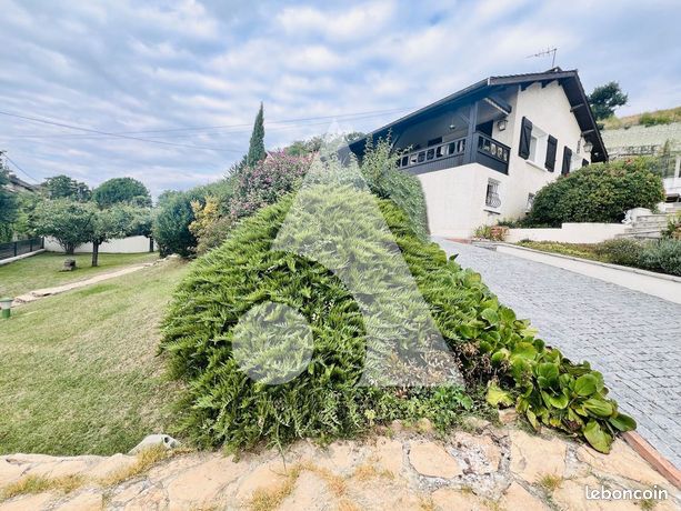 Casa de 3 dormitorios en Neyron, France No. 311562