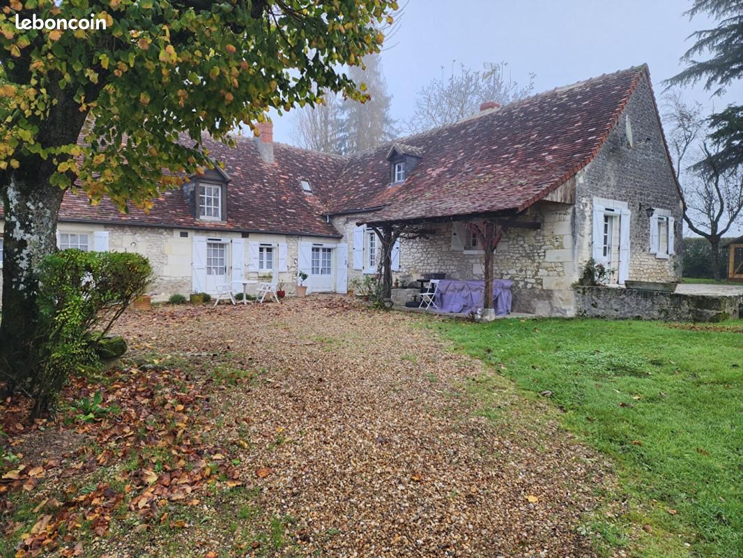 Casa de 6 dormitorios en Ciran, France No. 158812