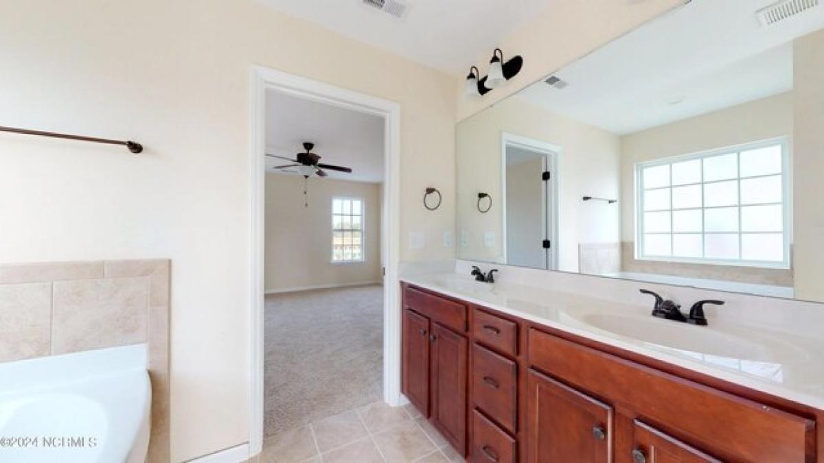 3 bedrooms House in Greenville, USA No. 372743