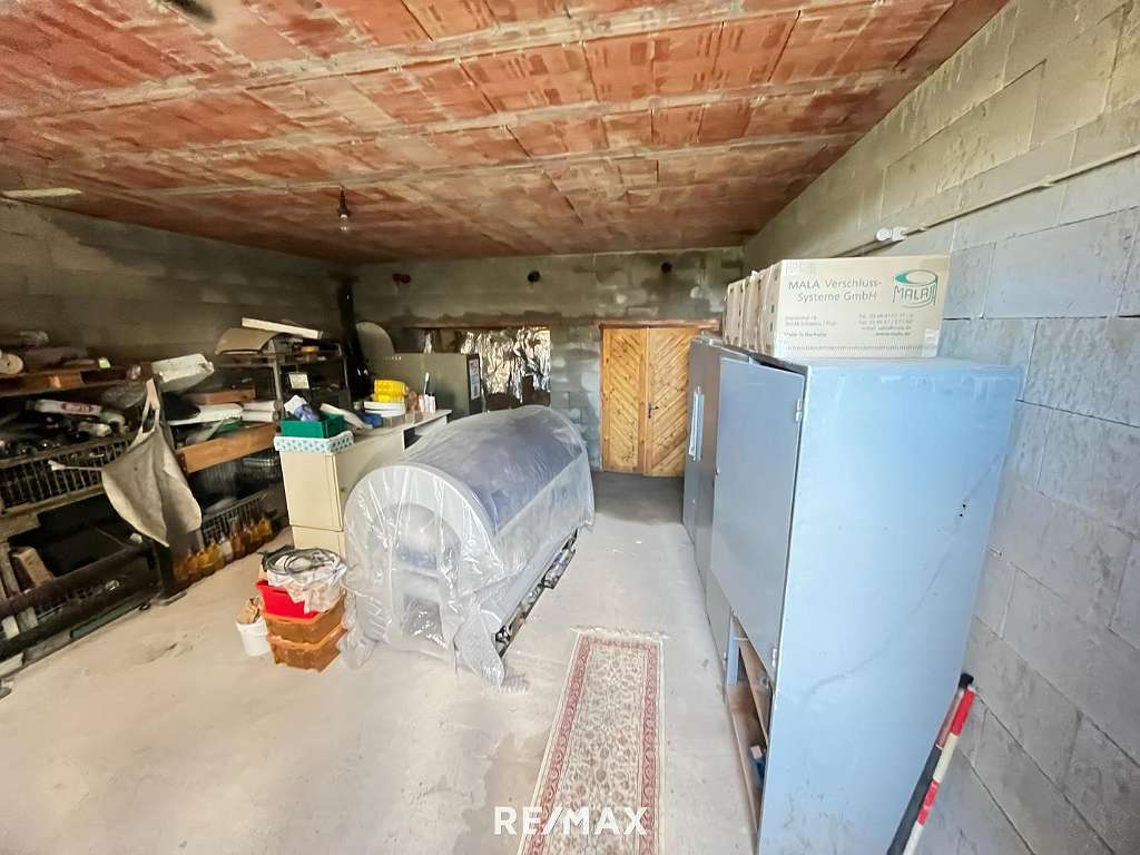 56m² Commercial property in Poysdorf, Austria No. 13253