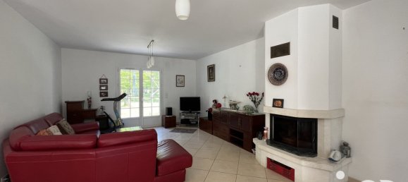 Casa de 7 habitaciónes en Saint-Hilaire-les-Andresis, France No. 47012 3