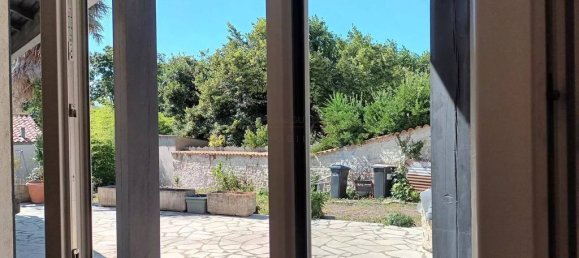 2 bedrooms House in La Rochelle, France No. 101327 4