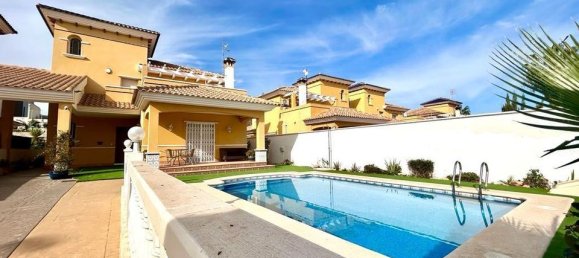 4 bedrooms House in La Zenia, Spain No. 176573 3