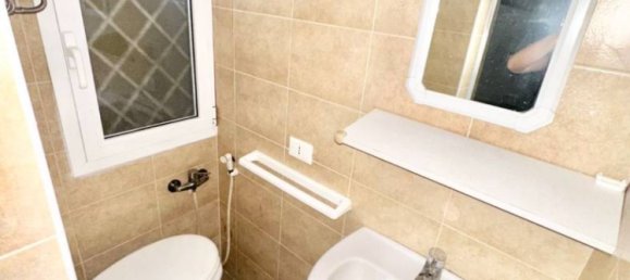 2 rooms Commercial property in Reggio Emilia, Italy No. 71656 8