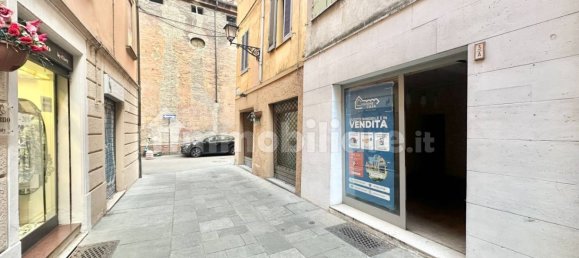 2 rooms Commercial property in Reggio Emilia, Italy No. 71656 3