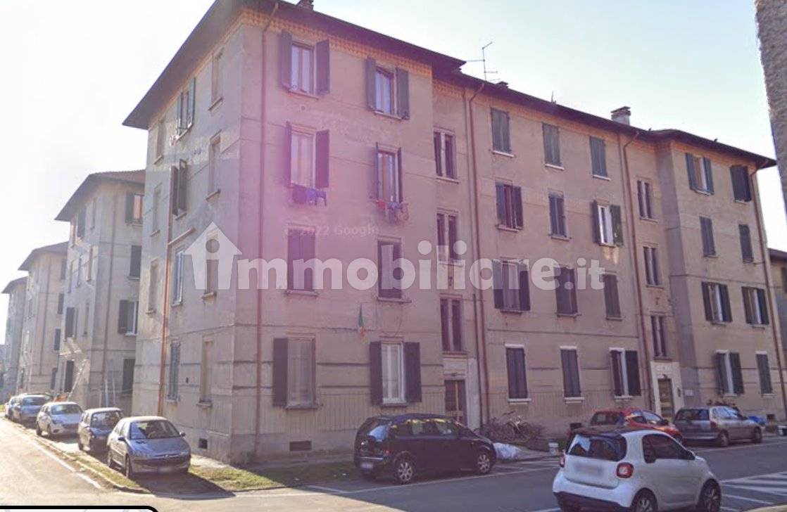 Apartamento de 4 dormitorios en Cesano Maderno, Italy No. 379982