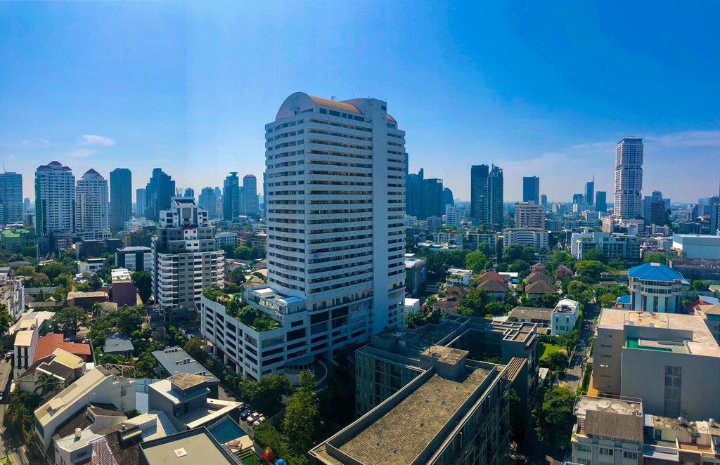 4 bedrooms Condo in Bangkok, Thailand No. 6829