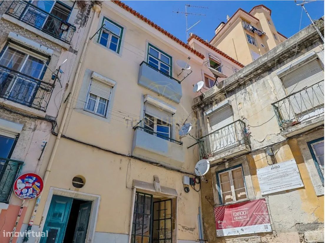 400m² Building in Lisbon, Portugal No. 243744