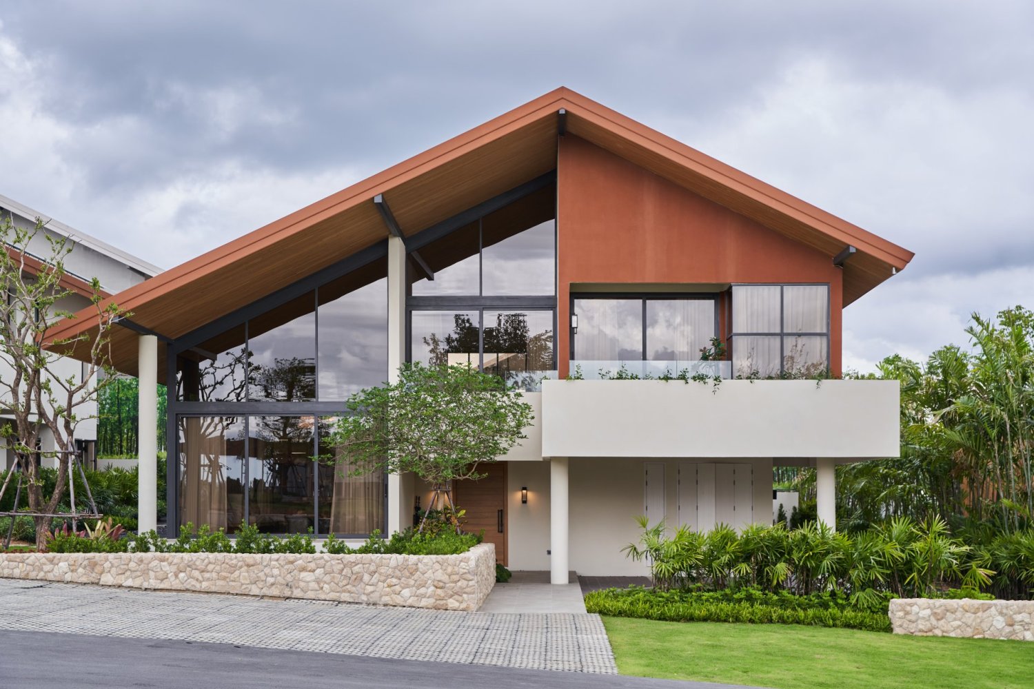 3 bedrooms Villa in Pattaya, Thailand No. 33592