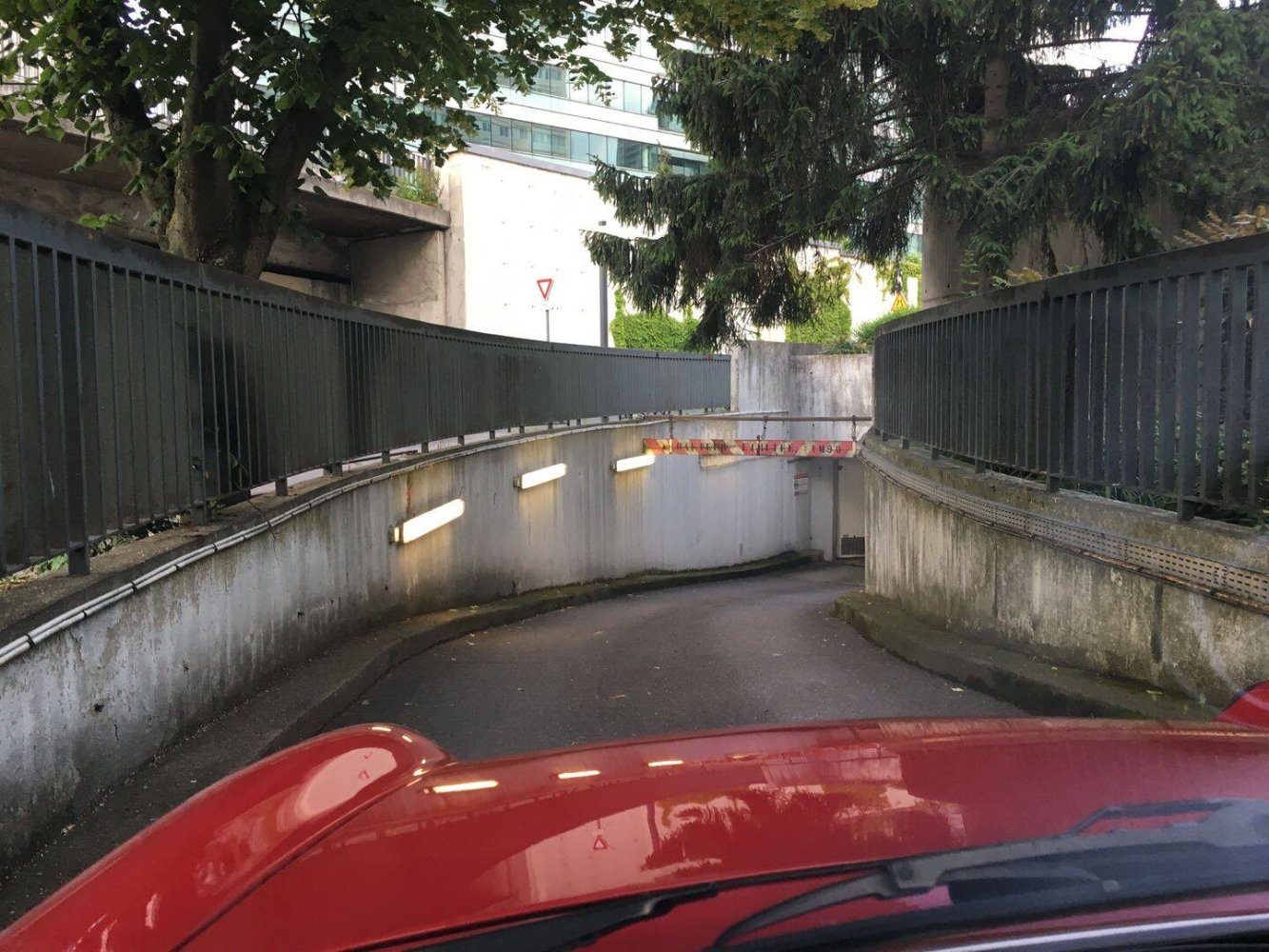  موقف سيارات في Courbevoie, France 11متر مربع رقم 329028