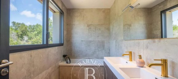 4 bedrooms Villa in Lecci, France No. 265723 19