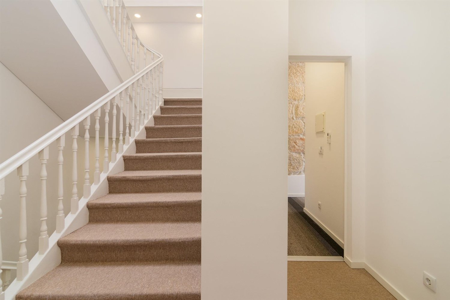 14 bedrooms Hotel in Porto, Portugal No. 144376