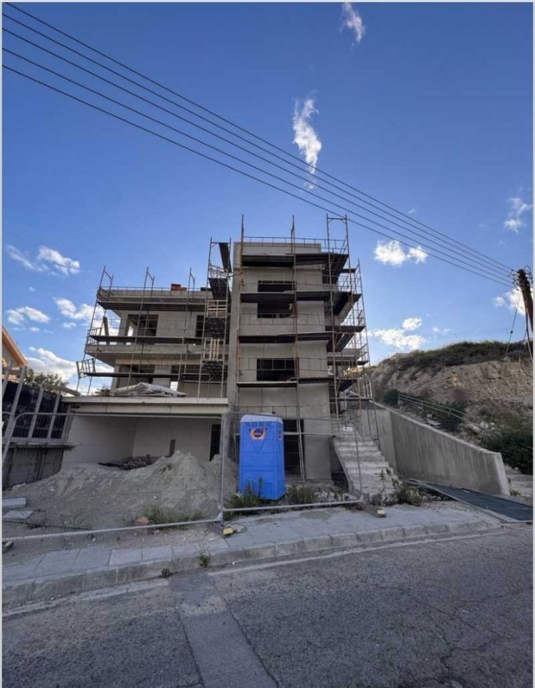 Villa de 4 dormitorios en Agios Athanasios, Cyprus No. 84242