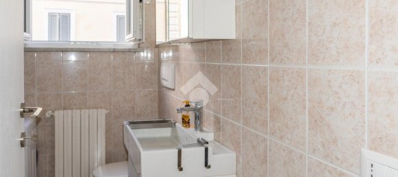 Estudio en Grottaferrata, Italy No. 380997 10