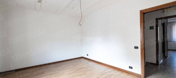 Дом с 4 спальнями в Мольтено, Италия № 75218 6