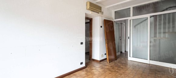 Дом с 4 спальнями в Мольтено, Италия № 75218 10