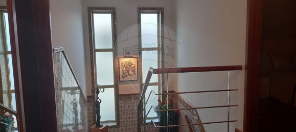 3 bedrooms House in Polvoreira, Portugal No. 37998 7