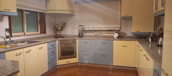 3 bedrooms House in Polvoreira, Portugal No. 37998 5