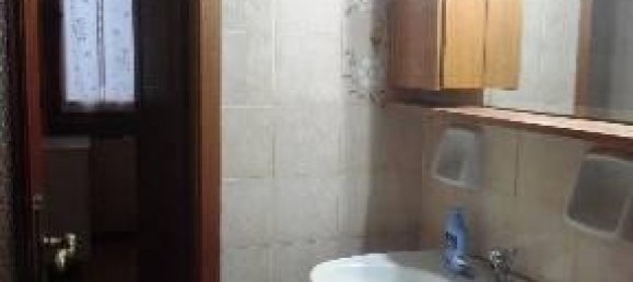 4 rooms Apartment in Borgo San Lorenzo, Italy No. 39835 6