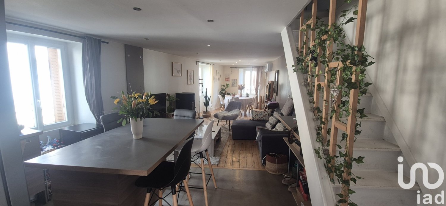 1 bedroom Building in Aurillac, France No. 194529