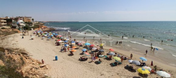 3 Schlafzimmer Haus in Alicante, Spain, Nr. 96042 9