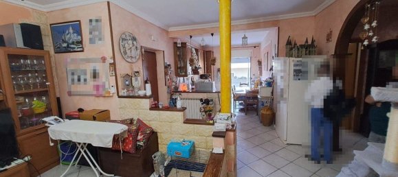 6 rooms Apartment in Aprilia, Italy No. 211484 2