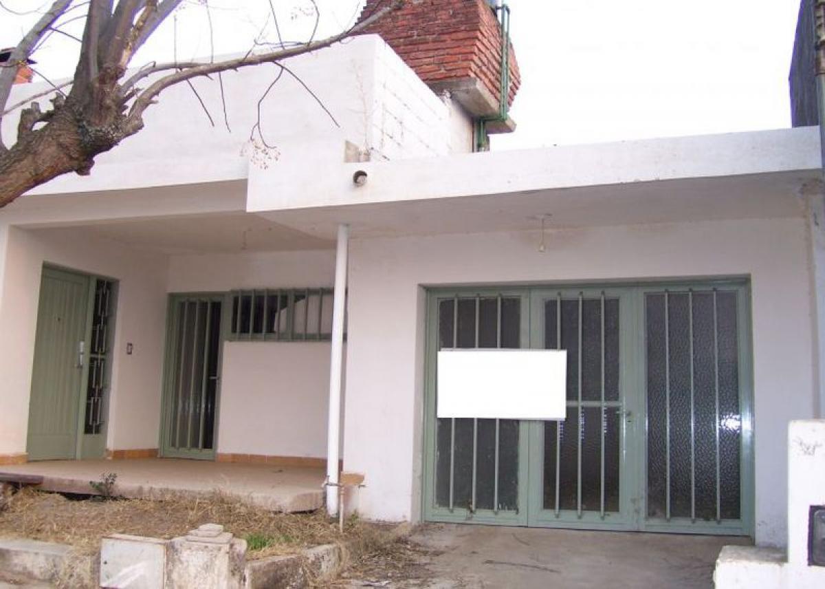 Дом с 3 спальнями в Кордоба, Аргентина № 3057