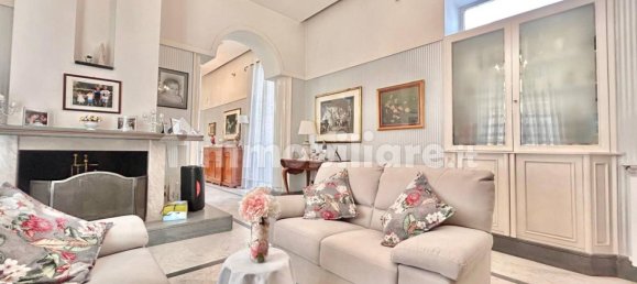 3 bedrooms Penthouse in Naples, Italy No. 268480 20