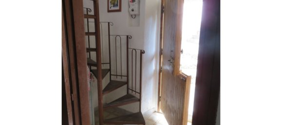 3 rooms House in Serrastretta, Italy No. 204658 8