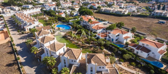 Adosado de 2 dormitorios en Guia, Portugal No. 135468 21