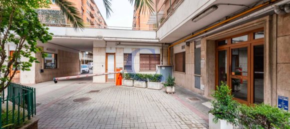 2 chambres Appartement à Rome, Italy No. 312859 4