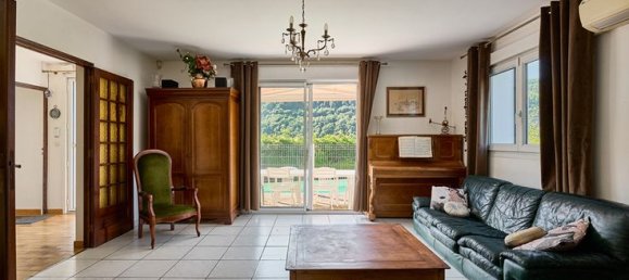 5 bedrooms House in Besancon, France No. 306157 17